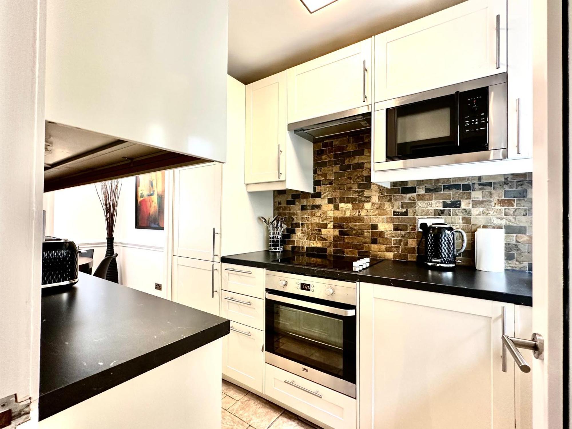 Newly Refurbished ,Chic, Attractive 3 Bedroom Flat Londyn Zewnętrze zdjęcie