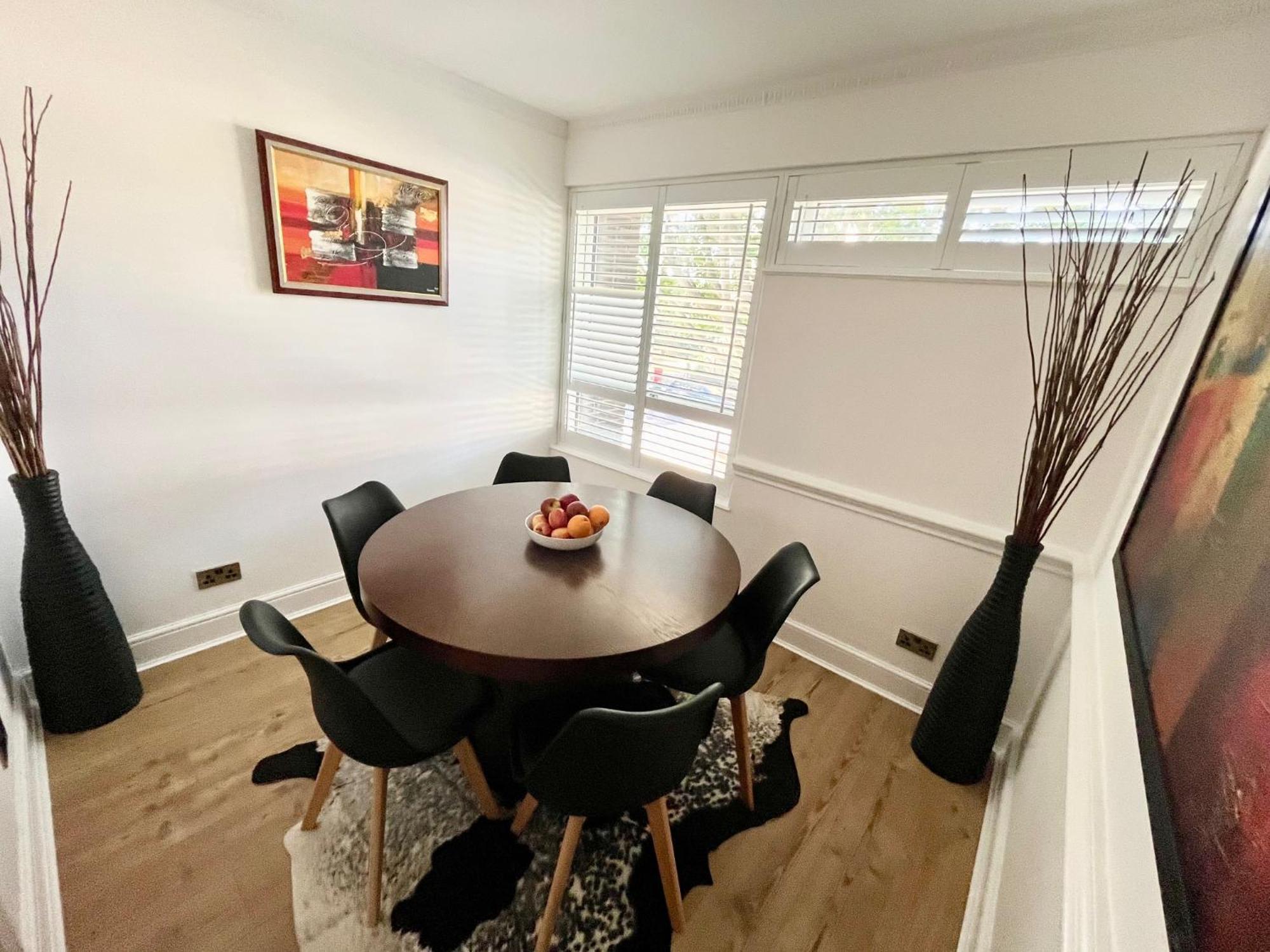 Newly Refurbished ,Chic, Attractive 3 Bedroom Flat Londyn Zewnętrze zdjęcie
